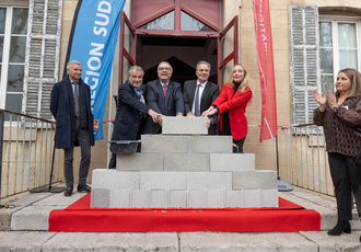 SUD084301-1er pierre croix rouge-Region Sud - Yann BOUVIER BD