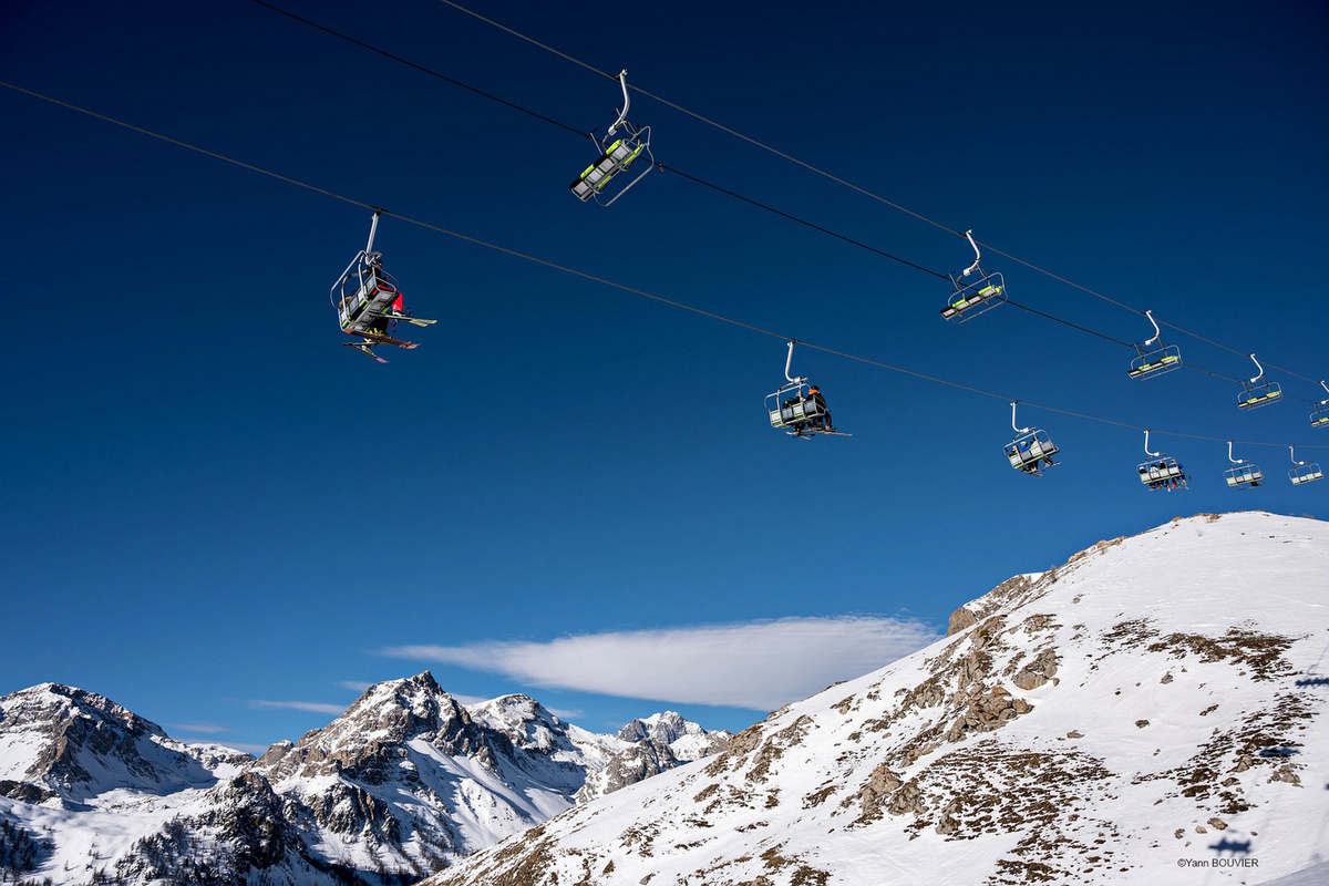 Montagnes enneigées