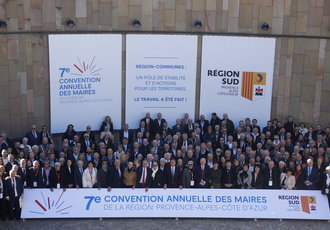 SUD099088-convention maires -Region Sud - Guillaume HORCAJUELO BD