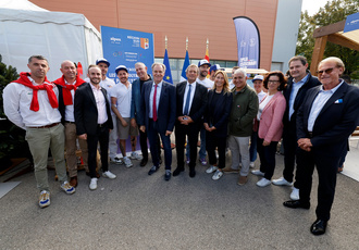 SUD095979-foire marseille stand region-Region Sud - Sebastien NOGIER BD