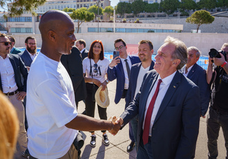 SUD080250-relais flamme marseille-Region Sud - Pierre-Emmanuel TRIGO BD