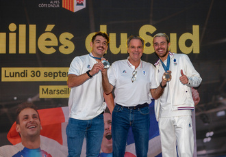 SUD082907-ceremonie champions Sud JO-Region Sud - Claude ALMODOVAR BD