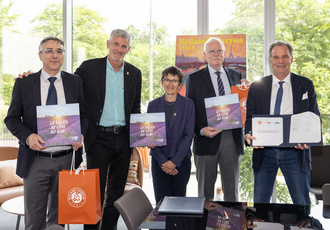 SUD081009-Signature protocole Rolland Garros ecocontribution-Jean-Charles CASLOT HD