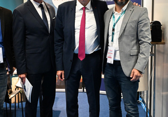 SUD083094-Salon Maires Alpes-Maritimes-Region Sud - Regis CINTAS-FLORES BD