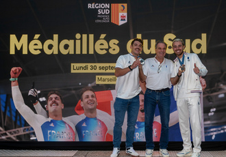 SUD082908-ceremonie champions Sud JO-Region Sud - Claude ALMODOVAR BD