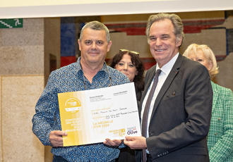 SUD078988-concours huile olive-Region Sud - Yann BOUVIER BD