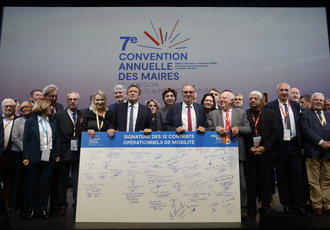SUD099072-convention maires -Region Sud - Guillaume HORCAJUELO BD