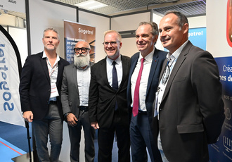SUD083099-Salon Maires Alpes-Maritimes-Region Sud - Regis CINTAS-FLORES BD