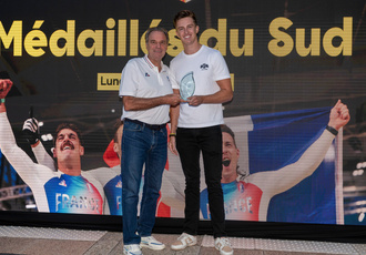 SUD082909-ceremonie champions Sud JO-Region Sud - Claude ALMODOVAR BD