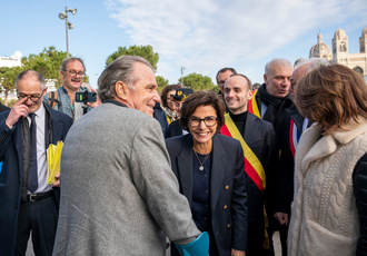 SUD084859-visite ministre dati-Region Sud - Claude ALMODOVAR BD