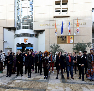 lutte contre l'excision 2026 Minute de silence sur le parvis de l'Hôtel de Région