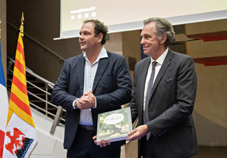 SUD078967-concours huile olive-Region Sud - Yann BOUVIER BD