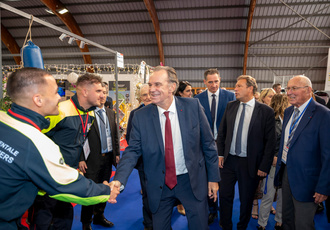 SUD082957-Salon Maires Var-Region Sud - Claude ALMODOVAR BD