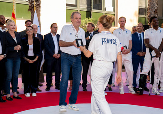 SUD082849-ceremonie champions Sud JO-Region Sud - Claude ALMODOVAR BD