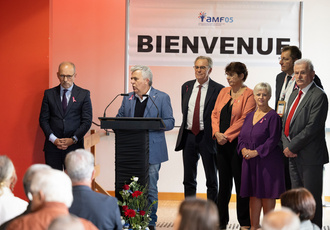 SUD096002-congres maires hautes alpes-Region Sud - Florent GARDIN BD