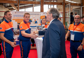 SUD082949-Salon Maires Var-Region Sud - Claude ALMODOVAR BD