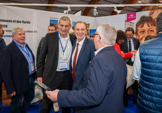 SUD082970-Salon Maires Var-Region Sud - Claude ALMODOVAR BD