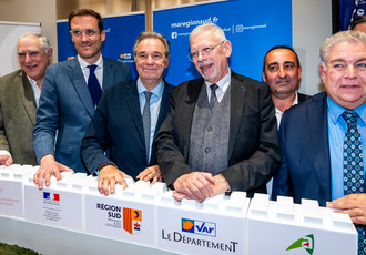 SUD100938-Inauguration pole viticole-Region Sud - Lara Balais BD
