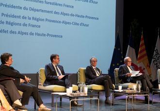 SUD091645-congres communes forestieres-Region Sud - Claude ALMODOVAR BD