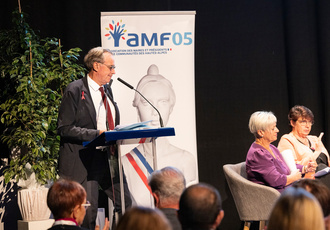 SUD096018-congres maires hautes alpes-Region Sud - Florent GARDIN BD