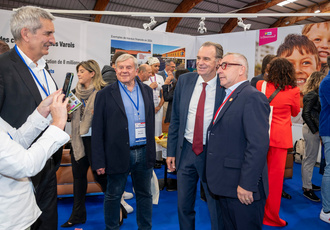 SUD082966-Salon Maires Var-Region Sud - Claude ALMODOVAR BD